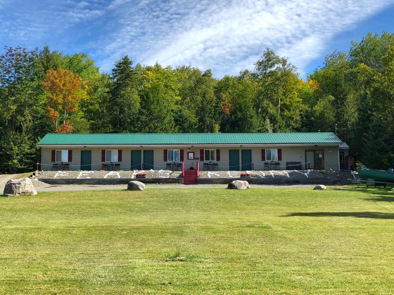 Peaks Kenny Lodge Dover-Foxcroft ภายนอก รูปภาพ